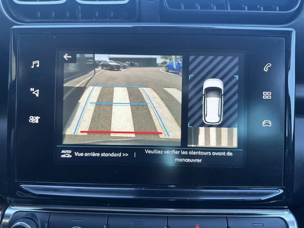 Photo de la voiture CITROEN C3 AIRCROSS BlueHDi 100 BVM5 Shine