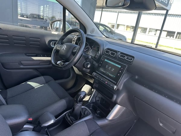 Photo de la voiture CITROEN C3 AIRCROSS BlueHDi 100 BVM5 Shine