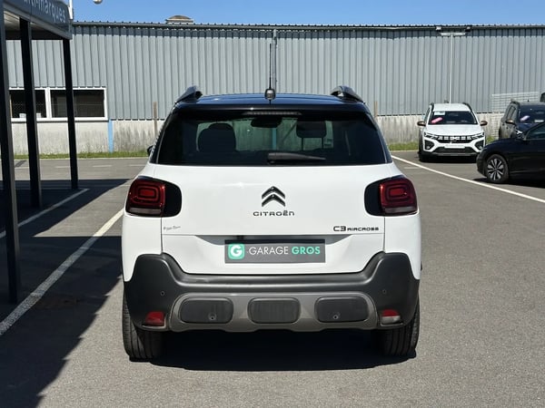 Photo de la voiture CITROEN C3 AIRCROSS BlueHDi 100 BVM5 Shine