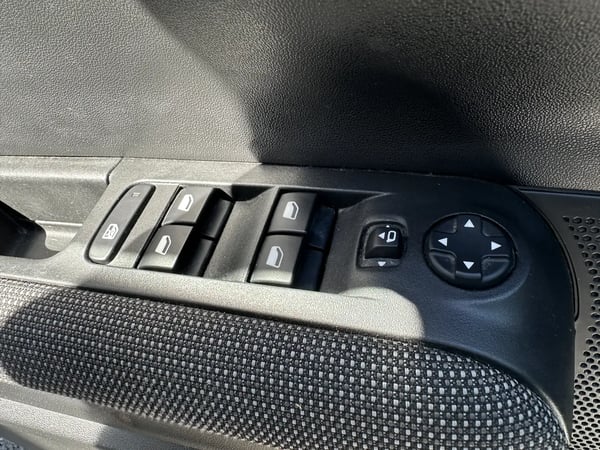 Photo de la voiture CITROEN C3 AIRCROSS BlueHDi 100 BVM5 Shine