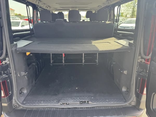 Photo de la voiture RENAULT TRAFIC L2 dCi 150 Energy S&S Zen
