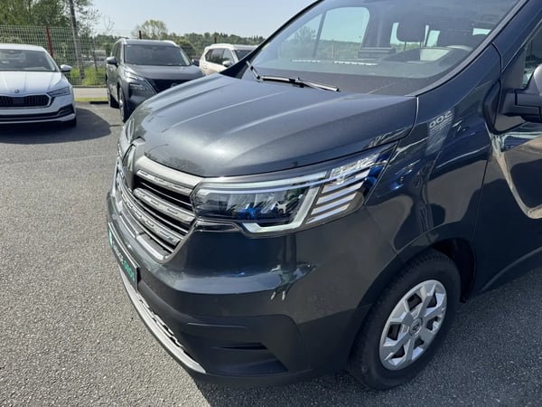 Photo de la voiture RENAULT TRAFIC L2 dCi 150 Energy S&S Zen