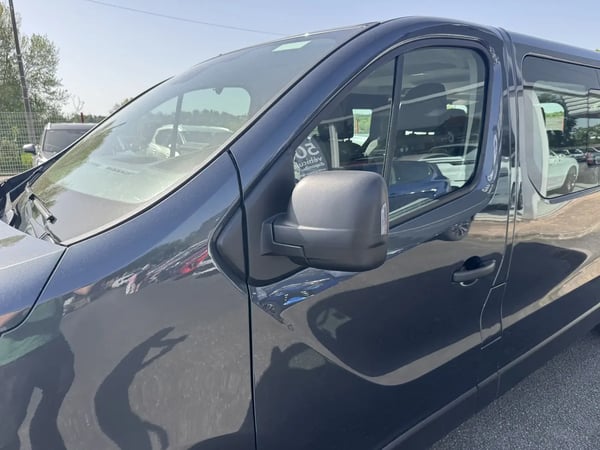 Photo de la voiture RENAULT TRAFIC L2 dCi 150 Energy S&S Zen