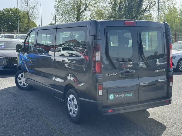 Photo de la voiture RENAULT TRAFIC L2 dCi 150 Energy S&S Zen