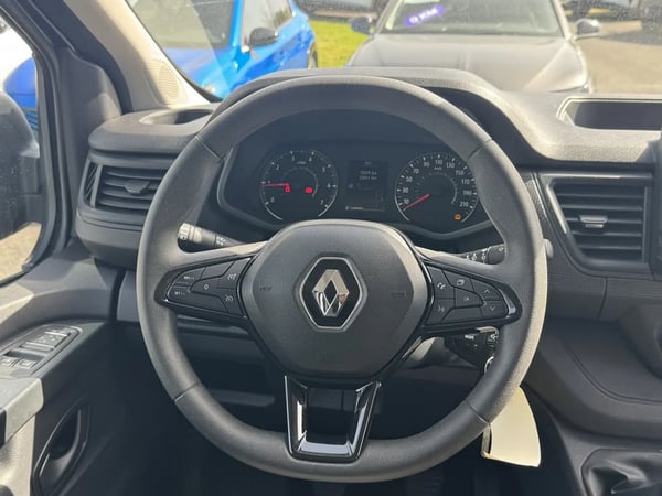 Photo de la voiture RENAULT TRAFIC L2 dCi 150 Energy S&S Zen