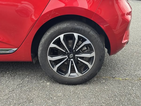 Photo de la voiture RENAULT CLIO V TCe 90 Techno