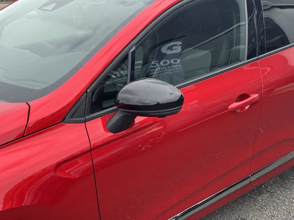 Photo de la voiture RENAULT CLIO V TCe 90 Techno