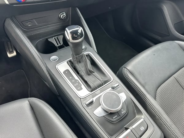 Photo de la voiture AUDI Q2 30 TDI 116 S tronic 7 S LINE