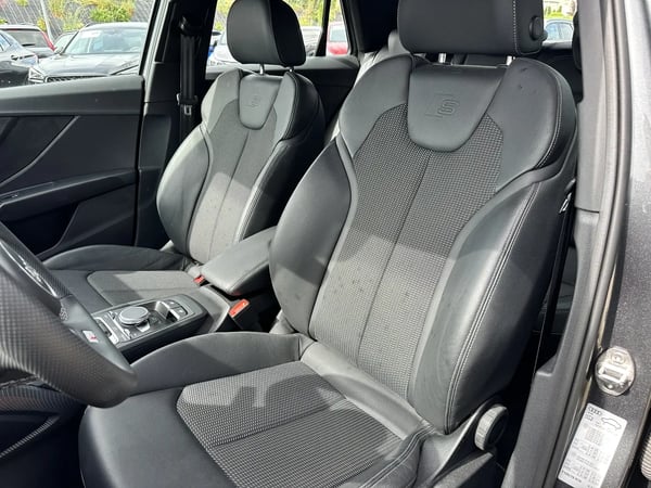 Photo de la voiture AUDI Q2 30 TDI 116 S tronic 7 S LINE