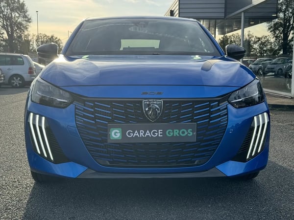 Photo de la voiture PEUGEOT 208 Hybrid 100 e-DCS6 GT