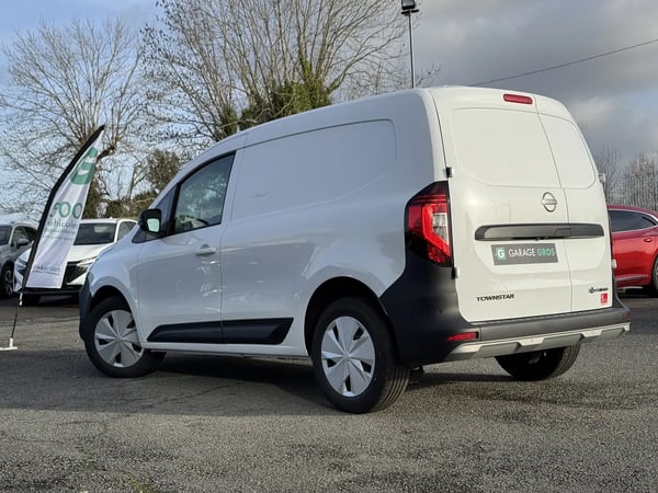 Photo de la voiture NISSAN TOWNSTAR FOURGON ELECTRIQUE EV FOURGON L1 45KWH CHARGEUR 22KW N-CONNECTA