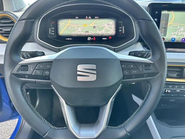 Photo de la voiture SEAT ARONA 1.0 TSI 110 ch Start/Stop BVM6 Style Business