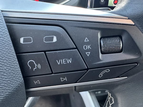 Photo de la voiture SEAT ARONA 1.0 TSI 110 ch Start/Stop BVM6 Style Business