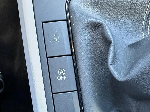 Photo de la voiture SEAT ARONA 1.0 TSI 110 ch Start/Stop BVM6 Style Business