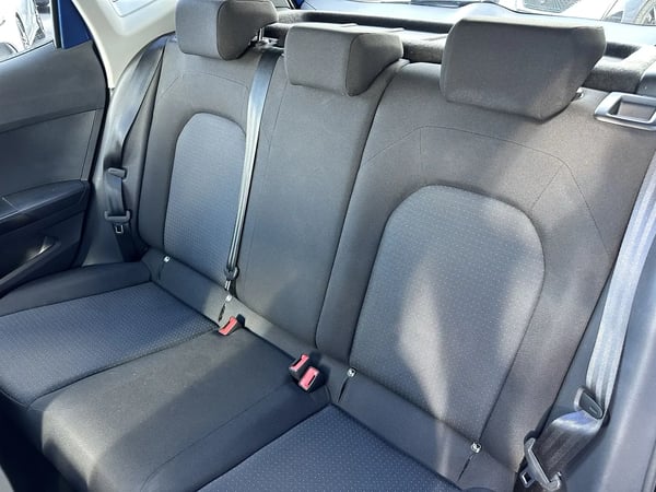 Photo de la voiture SEAT ARONA 1.0 TSI 110 ch Start/Stop BVM6 Style Business