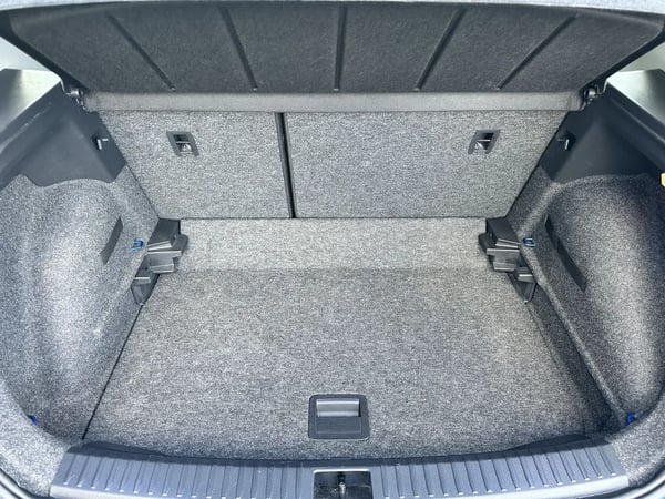 Photo de la voiture SEAT ARONA 1.0 TSI 110 ch Start/Stop BVM6 Style Business