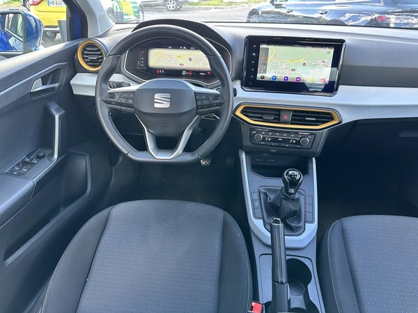 Photo de la voiture SEAT ARONA 1.0 TSI 110 ch Start/Stop BVM6 Style Business