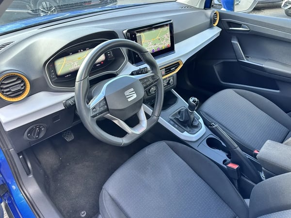 Photo de la voiture SEAT ARONA 1.0 TSI 110 ch Start/Stop BVM6 Style Business