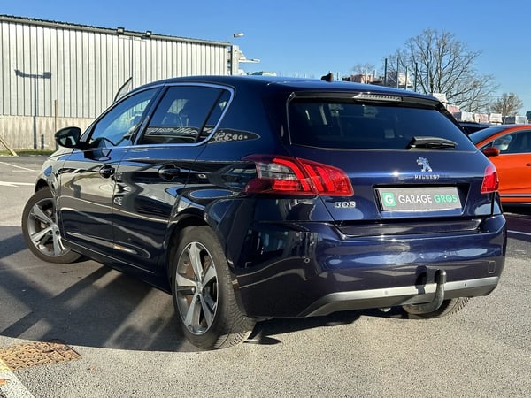 Photo de la voiture PEUGEOT 308 1.2 PureTech 130ch S&S BVM6 EU6 Allure