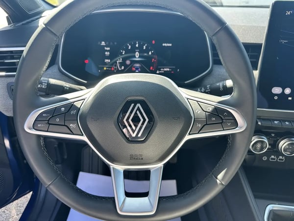 Photo de la voiture RENAULT CLIO V TCe 90 Techno