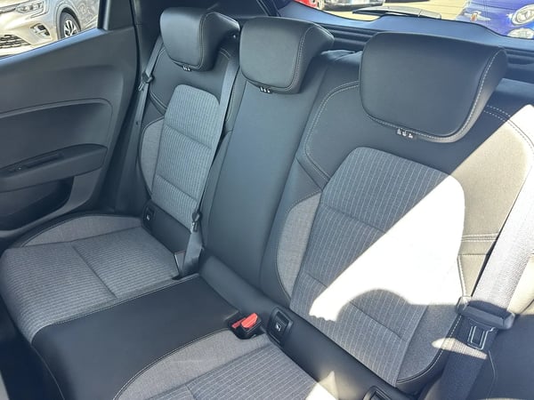 Photo de la voiture RENAULT CLIO V TCe 90 Techno