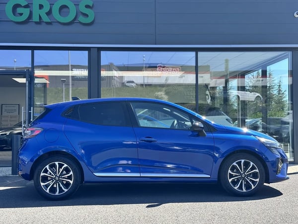 Photo de la voiture RENAULT CLIO V TCe 90 Techno