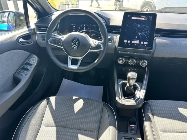 Photo de la voiture RENAULT CLIO V TCe 90 Techno