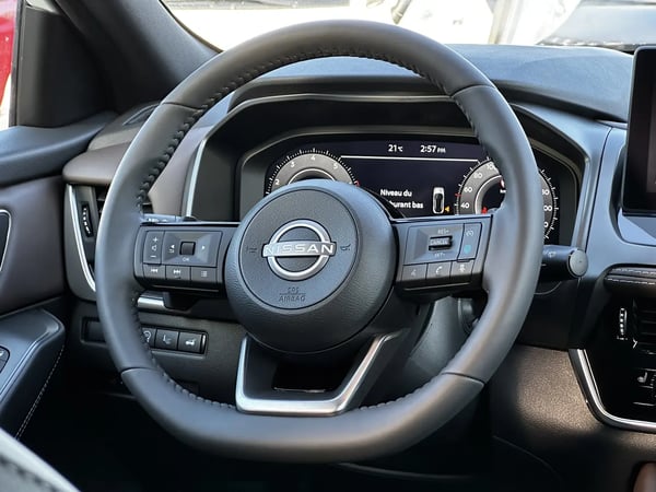 Photo de la voiture NISSAN QASHQAI Mild Hybrid 158 ch Xtronic Tekna