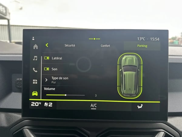Photo de la voiture DACIA DUSTER Hybrid 140 4x2 Journey