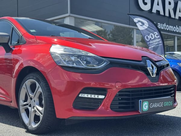 Photo de la voiture RENAULT CLIO IV TCe 90 Energy eco2 Intens