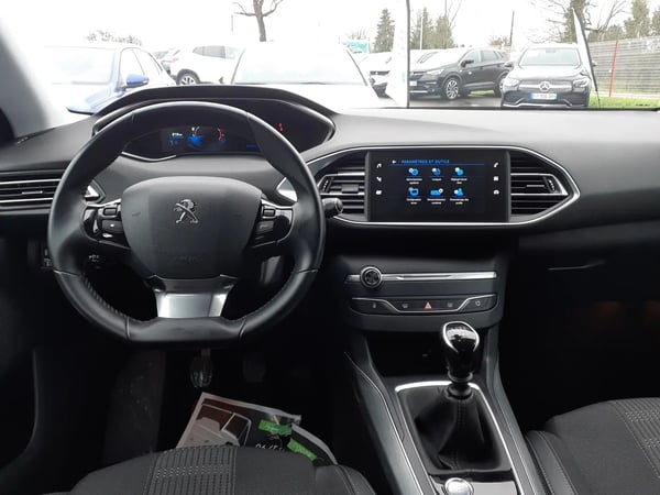 Photo de la voiture PEUGEOT 308 PureTech 110ch S&S BVM6 Allure Pack