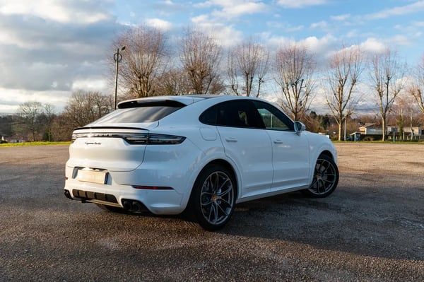 Photo de la voiture PORSCHE CAYENNE COUPE 4.0 V8 550 ch Tiptronic BVA Turbo