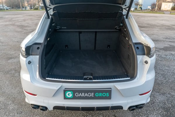 Photo de la voiture PORSCHE CAYENNE COUPE 4.0 V8 550 ch Tiptronic BVA Turbo
