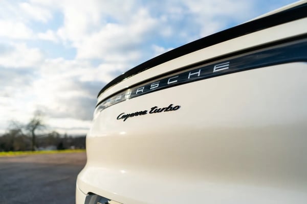 Photo de la voiture PORSCHE CAYENNE COUPE 4.0 V8 550 ch Tiptronic BVA Turbo