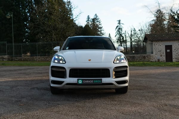 Photo de la voiture PORSCHE CAYENNE COUPE 4.0 V8 550 ch Tiptronic BVA Turbo