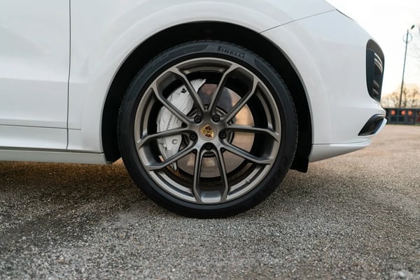 Photo de la voiture PORSCHE CAYENNE COUPE 4.0 V8 550 ch Tiptronic BVA Turbo