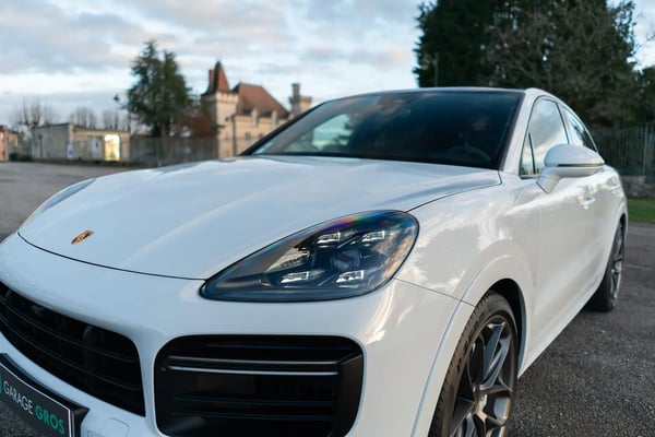 Photo de la voiture PORSCHE CAYENNE COUPE 4.0 V8 550 ch Tiptronic BVA Turbo