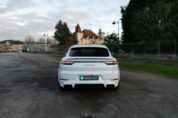 Photo de la voiture PORSCHE CAYENNE COUPE 4.0 V8 550 ch Tiptronic BVA Turbo