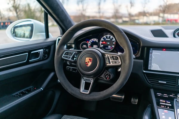 Photo de la voiture PORSCHE CAYENNE COUPE 4.0 V8 550 ch Tiptronic BVA Turbo