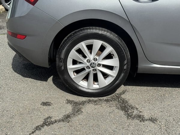 Photo de la voiture SKODA SCALA 1.0 TSI Evo 110 ch BVM6 Ambition