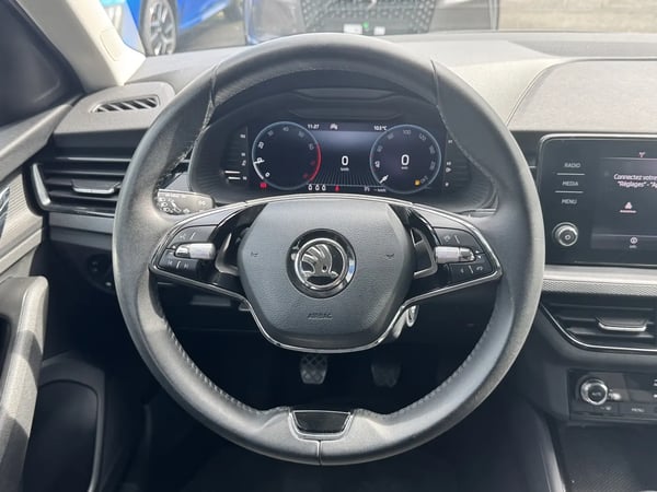 Photo de la voiture SKODA SCALA 1.0 TSI Evo 110 ch BVM6 Ambition