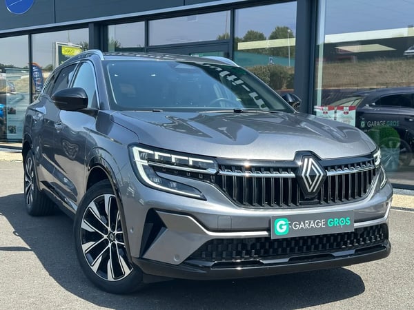 Photo de présentation de la voiture RENAULT ESPACE VI E-Tech hybrid 200 Techno