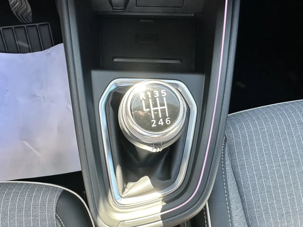 Photo de la voiture RENAULT CLIO V TCe 90 Techno