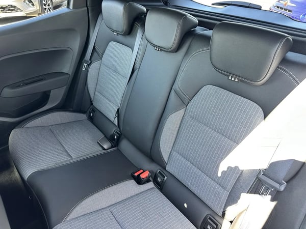 Photo de la voiture RENAULT CLIO V TCe 90 Techno