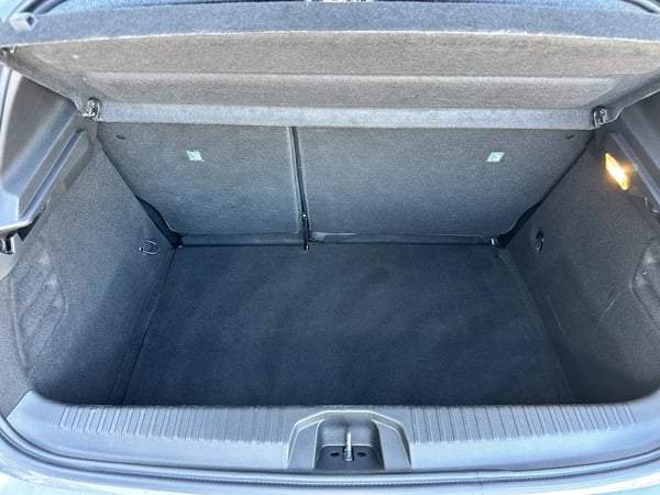 Photo de la voiture RENAULT CLIO V TCe 90 Techno