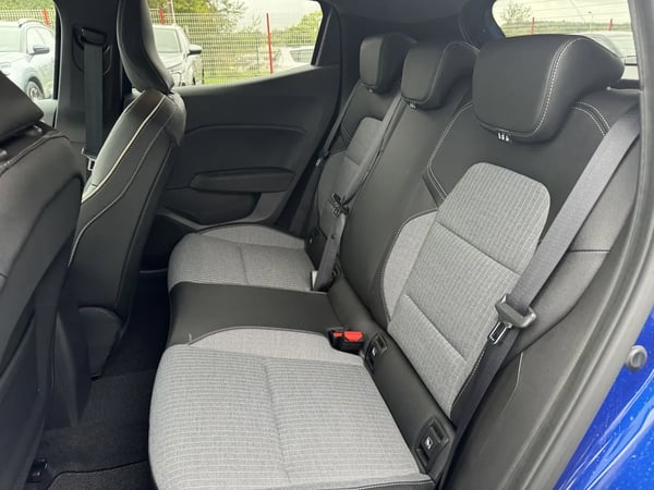Photo de la voiture RENAULT CLIO V TCe 90 GSR2 Techno