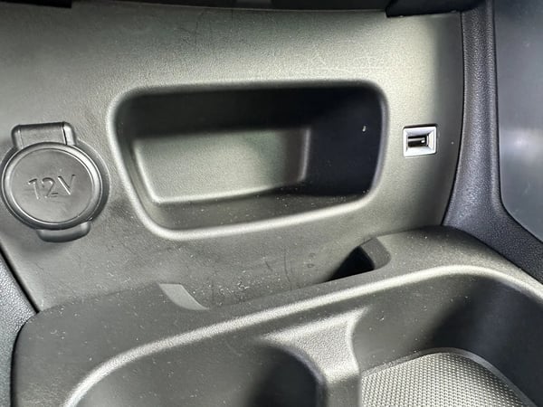 Photo de la voiture CITROEN C3 AIRCROSS PureTech 110 S&S BVM6 Shine
