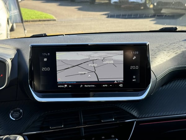 Photo de la voiture PEUGEOT 208 BlueHDi 100 S&S BVM6 GT Line