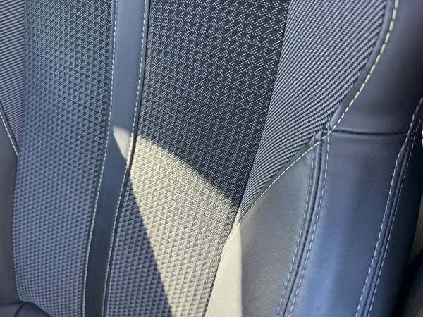 Photo de la voiture PEUGEOT 208 BlueHDi 100 S&S BVM6 GT Line