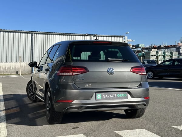 Photo de la voiture VOLKSWAGEN GOLF 1.6 TDI 115 FAP BVM5 Connect